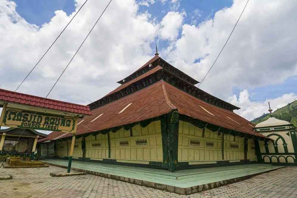 Hasil gambar untuk Masjid Agung Pondok Tinggi, Sungai penuh, Kerinci, Jambi