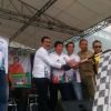 Warga Greseik menyemut saksikan Gowes Pesona Nusantara 2017