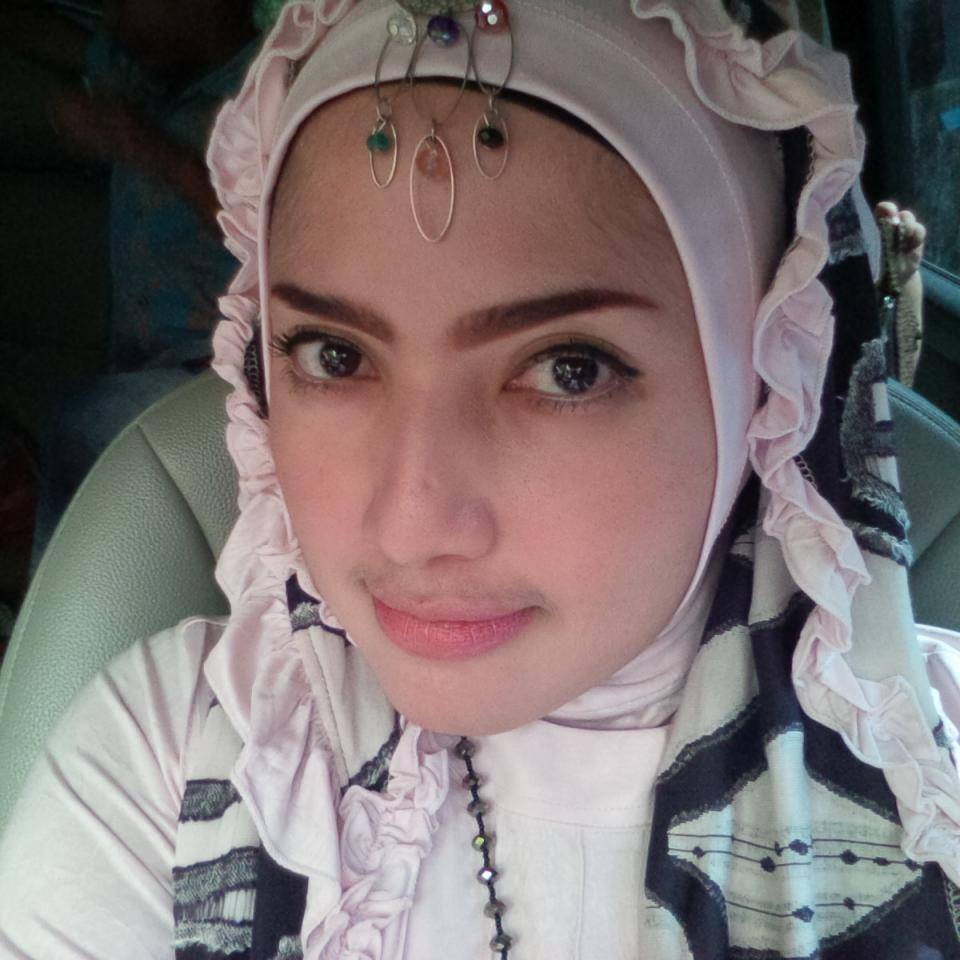 Yulia Mochamad, anggota DPR cantik yang diduga istri ketiga Opick