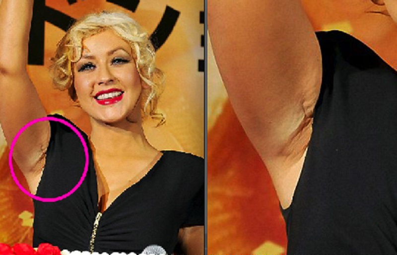 Christina Aguilera dituduh memiliki masalah bau badan. 