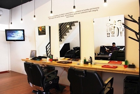  Desain  Interior Barbershop  Sederhana 