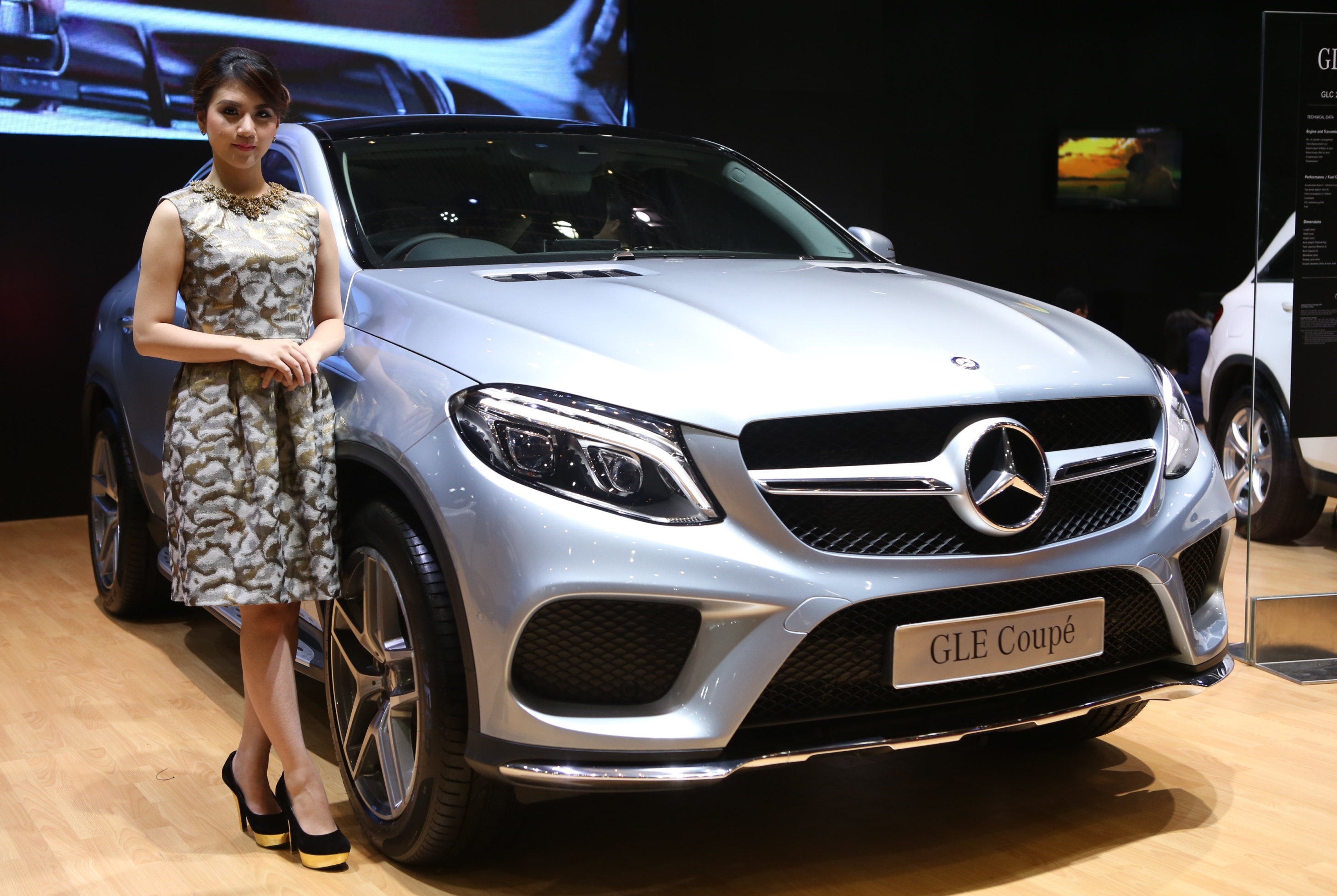 5 Mobil SUV Mercedes Pamer Di JAS 2015 Sooperboycom