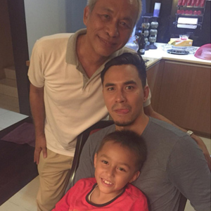 Darius Sinathrya Belajar Menjadi Ayah Berkat Figur Papa Sooperboy Com