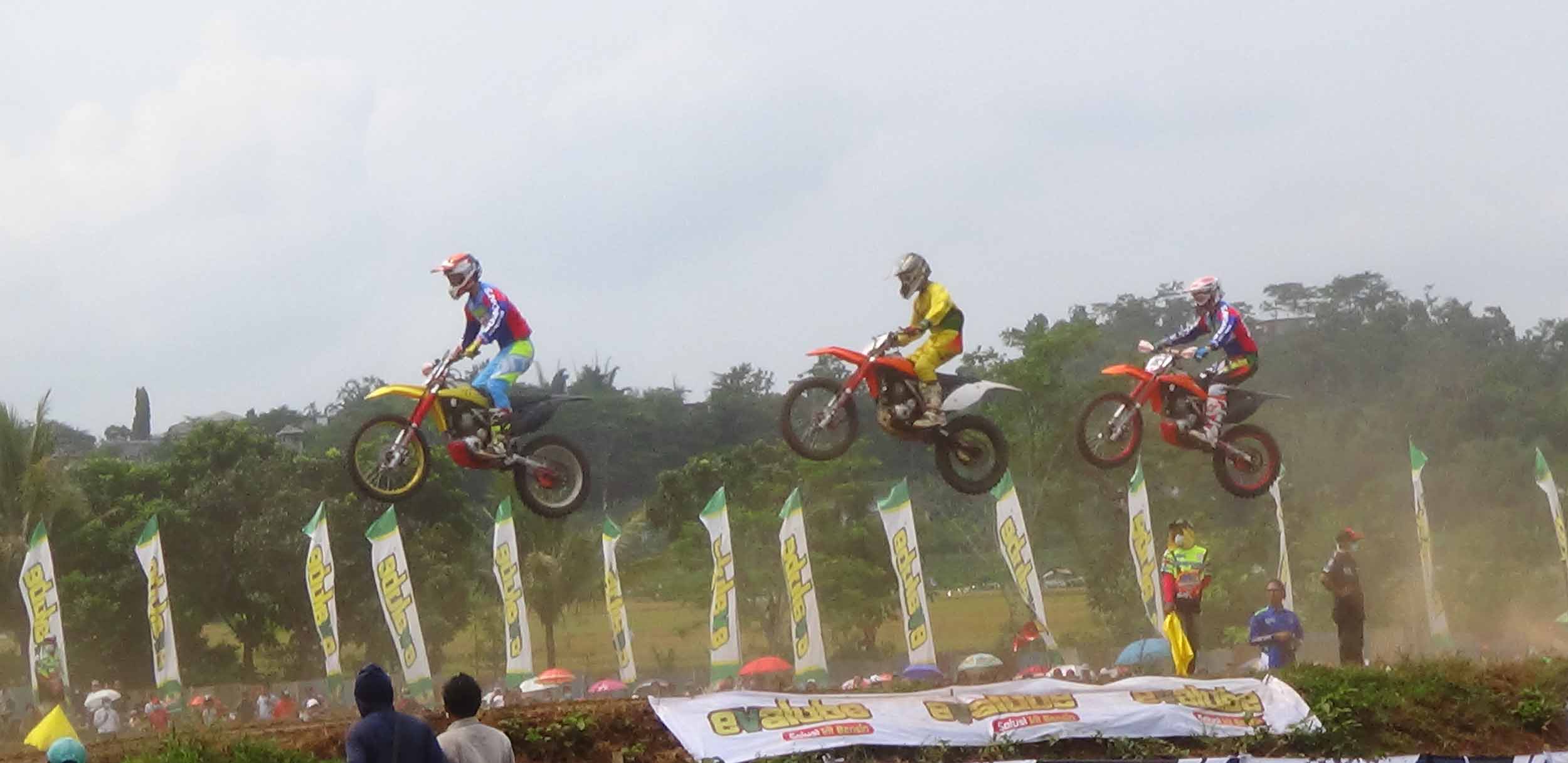 Rizky HK Jadi Pemenang Di IRC Tire Powertrack 2016 Ambarawa