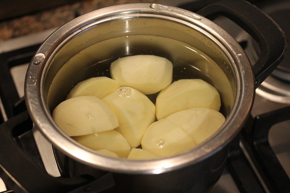 How Long to Boil Potatoes, Best Tips for Whole or Cube Cuts trstdly