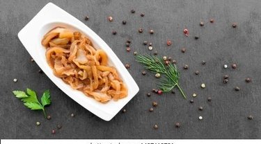 How to Caramelize Onions Fast Without Getting Burned | trstdly: trusted