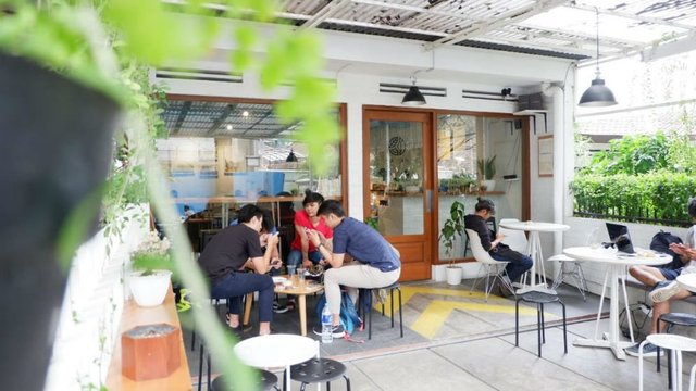 Kawan Kopi, Tempat Ngopi Mungil di Jalan Imam Bonjol Bandung Paling