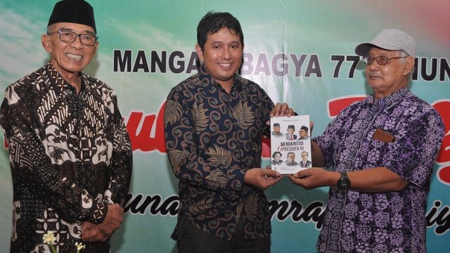 Buku Mengkritisi 6 Presiden RI, Dari Soeharto Sampai Jokowi, Menarik