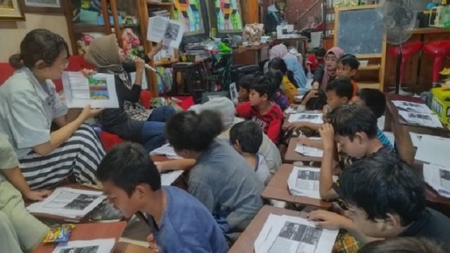 Menarik, Dosen UNJ Bacakan Cerita Rakyat 'Malin Kundang' dalam Bahasa Inggris