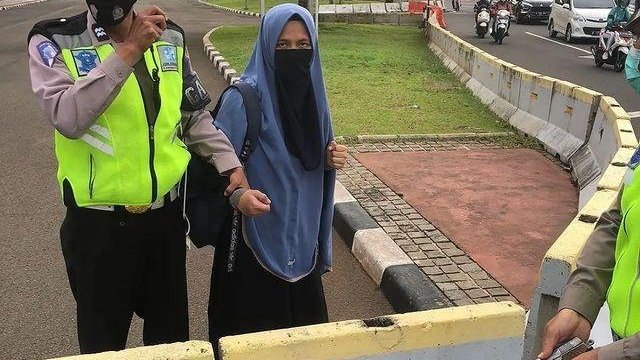 Siti Elina Perempuan Penerobos Istana Ternyata Eks HTI dan Terafiliasi NII