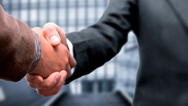 Tiga Tahun Tanpa Kenaikan, Buruh Ngotot Minta Gaji Naik 13 Persen di 2023