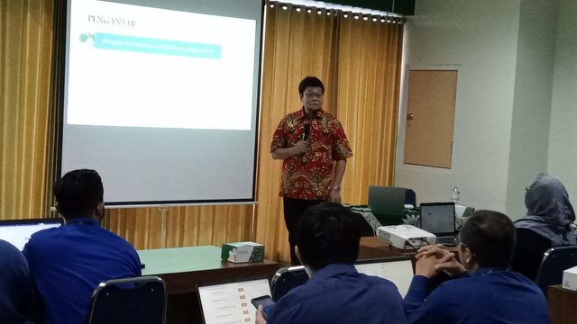 Bagi Dosen Menulis Jurnal Harus Jadi Kebiasaan