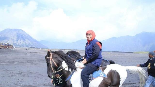 Anugerah Humas Indonesia 2022 Tetapkan Khofifah Jadi Gubernur Terpopuler