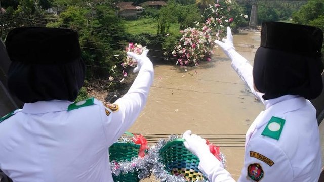 HUT Temanggung dan Hari Pahlawan, Tabur Bunga di Jembaran Progo