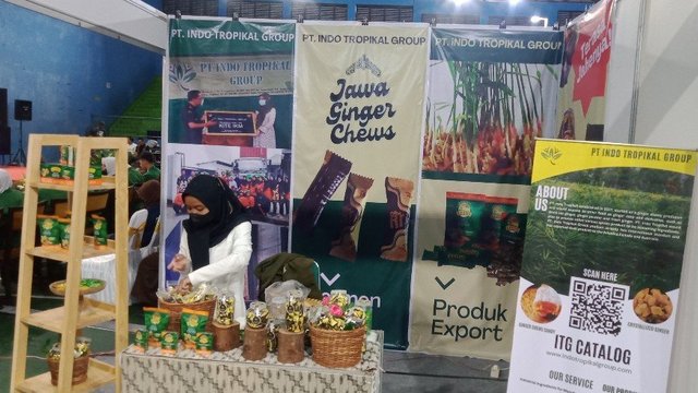 Meriah! Pameran Produk Original di GOR RM Said