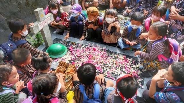 Kisah Adiman Hidup Makan Daun Minum Air Hujan Disimak Di Atas Makamnya