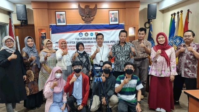 Tim Pengabdian Masyarakat Polines Bangun Kampung Tangguh