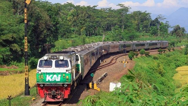 Tiket Kereta Nataru Laris Manis, Kamu Sudah Pesan?