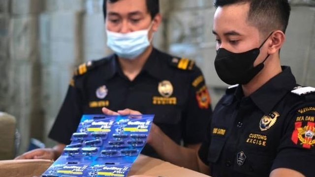Bea Cukai Semarang Bongkar Penyelundupan' Pisau Cukur Dari Cina