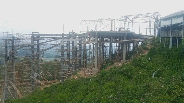 Proyek Jembatan Kaca Sky Hills Diprediksi Selesai Lebaran 2023