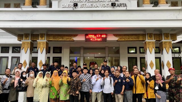 Diantarkan Afnan dan Pimpinan Muhammadiyah DIY, Syauqi Soeratno Maju DPD RI 