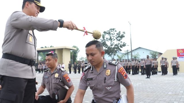 Kapolres Sukoharjo Pimpin Upacara Kenaikan Pangkat