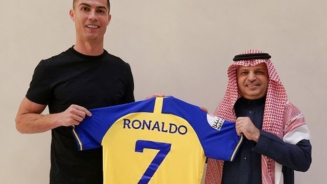 Wow! Ronaldo Tinggal di Hotel Mewah di Riyadh, Tarif Rp62 Juta Semalam