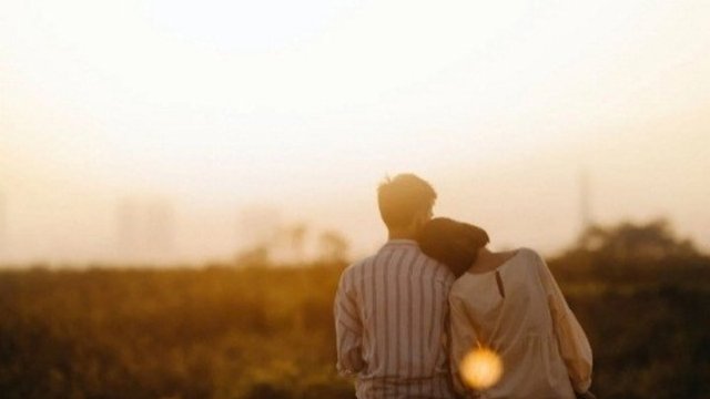 Keuntungan Membaca Mengenai Relationship di Popbela
