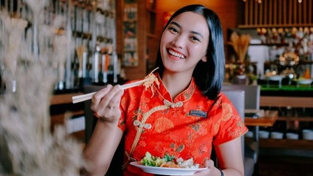 Rayakan Imlek dengan Sajian Menu Yu Sheng, Salad Khas Imlek yang Penuh Makna