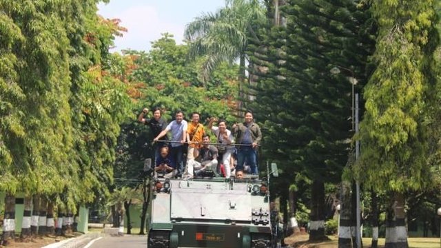 Video Kendaraan Tempur Diduga Tabrak Motor Viral, Ini Penjelasan TNI