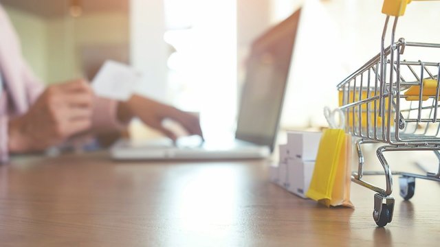 Bantu Bisnis Pengusaha, Shopee Jawara E-Commerce di Indonesia