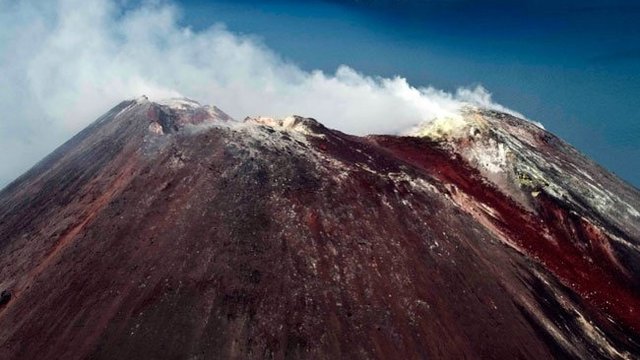 Dalam Sehari Gunung Anak Krakatau Meletus 8 Kali