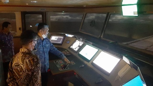 Kawal Bantuan Smart Classroom, JNE Dukung Program Inovasi Pembelajaran