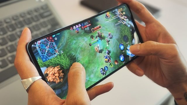 Wajib Tahu, Ternyata ini Manfaat Layar Ponsel Amoled