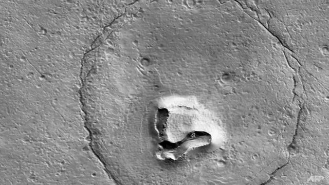 Wajah Teddy Bear Tergambar di Planet Mars