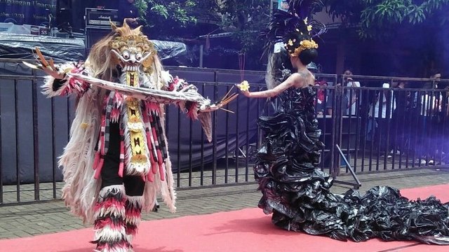 Ada Roro Jonggrang di Peragaan Busana SMKN 4 Yogya