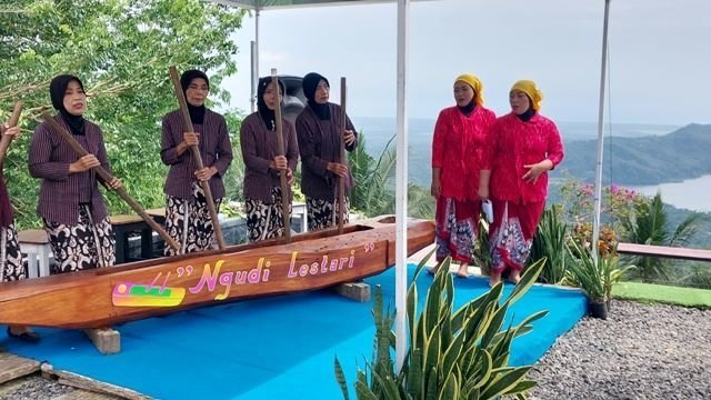 Peserta Post Tour ATF Menikmati Keindahan Alam Pulepayung