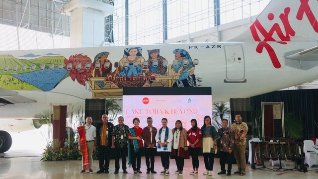 Livery Danau Toba Hiasi Armada Indonesia AirAsia