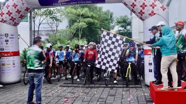 280 Pesepeda Gowes 'Perih' Jelajahi 30 Objek Wisata di Yogya