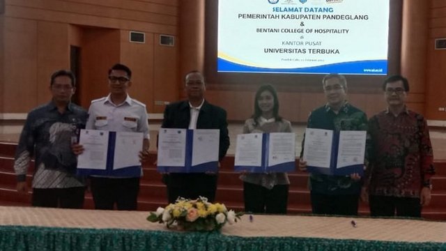 UT Jalin Kerjasama dengan Pemkab Pandeglang dan Bentani College of Hospitality