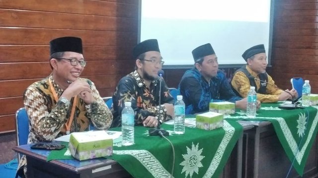 Berzakat Kebutuhan Manusia Hidup Kolektif
