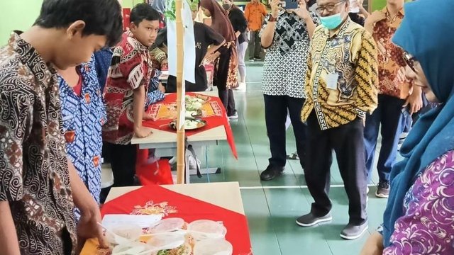 Poster, Seni Pertunjukan dan Kuliner Tradisional Semarakkan Gelar Karya SMPN 12 Yogya