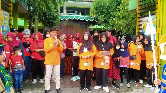 Milad Ke-106 SD Muhammadiyah Bausasran Adakan Jalan Sehat