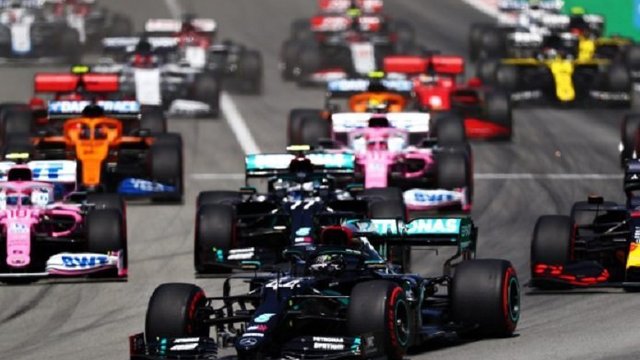 Stefano Domenicali: Formula 1 Tidak Akan Jadi Balapan Mobil Listrik