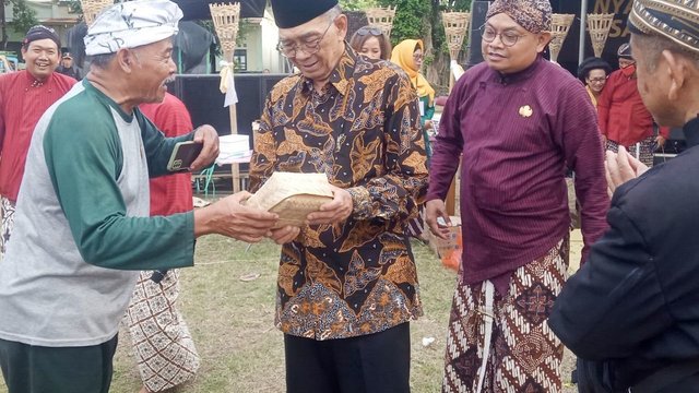 Nyadran Agung Wujud Implementasi Sila Pertama