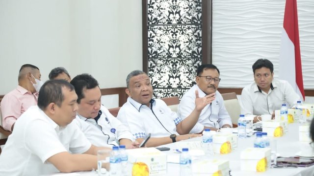Wamenaker Inginkan TKA Bisa Berbahasa Indonesia