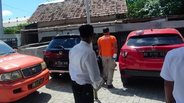 Parkir di Puskesmas, Kaca Mobil Bu Dokter Dipecah