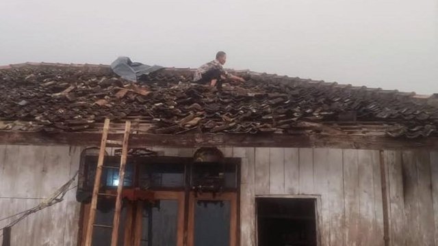 148 Rumah di Semarang Rusak Diterjang Angin Puting Beliung