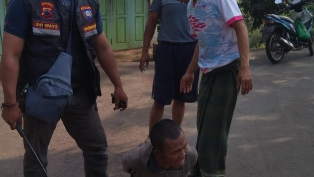 Hati-hati Lur, Di Ambarawa ODGJ Nekad Tusuk Karyawan Toko