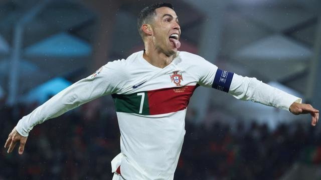 Tinggalkan Messi, Cristiano Ronaldo Pertajam Rekor Gol